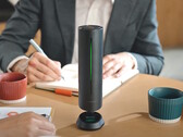 De Insta360 Wave speakerphone kan samenvattingen en transcripties van kantoorvergaderingen maken, en optioneel vragen over vergaderingen beantwoorden met behulp van AI. (Afbeeldingsbron: Insta360)