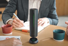 De Insta360 Wave speakerphone kan samenvattingen en transcripties van kantoorvergaderingen maken, en optioneel vragen over vergaderingen beantwoorden met behulp van AI. (Afbeeldingsbron: Insta360)