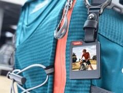 PhotoTag is een tracker met een e-ink display (Afbeelding bron: PhotoTag)