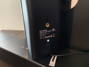 Soundbar en satellieten worden geleverd met statiefschroefdraad (Afbeelding bron: Notebookcheck)