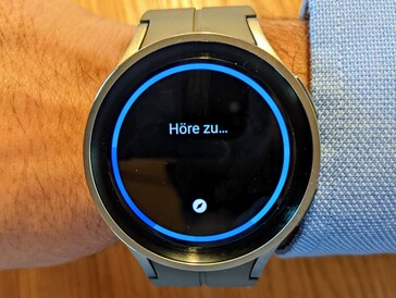 De Samsung Watch5 Pro ondersteunt spraakassistenten