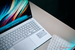 Asus Vivobook S 15 OLED test. Testapparaat geleverd door Asus Duitsland.