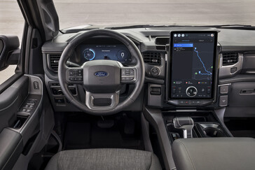 Ford F-150 Lightning Flash-eigenaars zullen ook profiteren van of genoegen moeten nemen met een centraal infotainmentscherm van 15 inch met aanraakbediening, hoewel Ford de fysieke bediening niet helemaal heeft losgelaten. (Afbeelding bron: Ford)