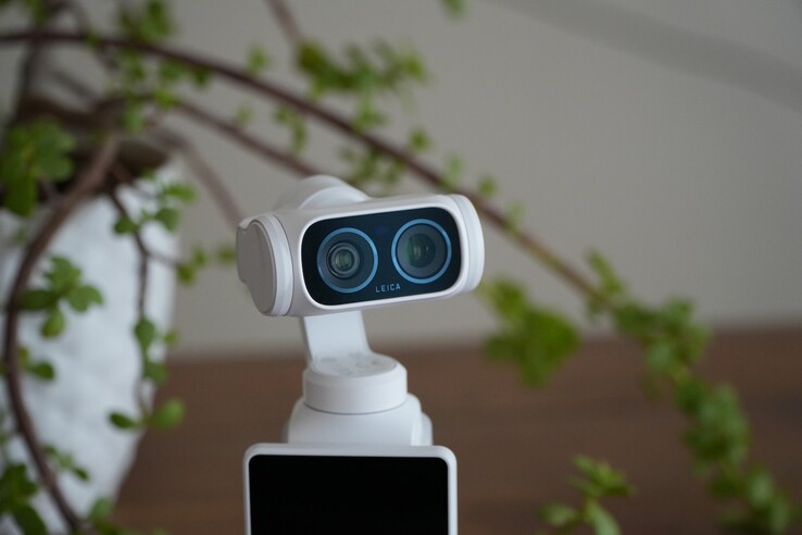 De Insta360 Luna Ultra is uitgerust met een dubbele Leica-lensopstelling