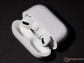 De AirPods Pro 2 lijkt mogelijk op een kruising tussen zijn voorganger en de AirPods 3. (Afbeelding bron: NotebookCheck)