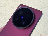 De Vivo X200 Ultra heeft tijdens onze recente review indruk op ons gemaakt met baanbrekende camera's. (Afbeeldingsbron: Notebookcheck)