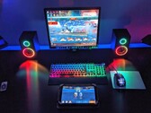 Genesis Holm 510 RGB gaming bureau met Helium 300BT ARGB luidsprekers en Thor 400 RGB toetsenbord (Bron: Eigen)