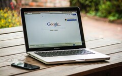 Toegang tot surfgegevens is relevanter geworden met de opkomst van AI. Algemene afbeelding - een laptop met Chrome open. (Afbeeldingsbron: Pexels, Pixabay)