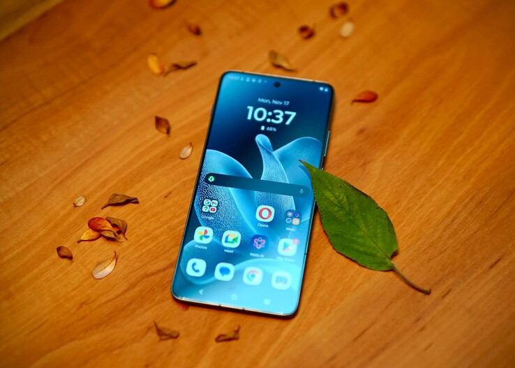 De Motorola Edge 70 werd getest met behulp van een door Motorola Duitsland verstrekt beoordelingstoestel