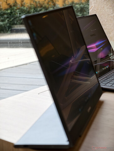 Slank ontwerp van de draagbare monitor