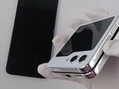 Een "Galaxy Z Flip model" hands-on. (Bron: SlashLeaks)