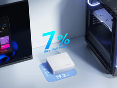 Minisforum werkt de M1-1295 af in een eenvoudige zilverkleurige behuizing die 195 x 193 x 51,9 mm meet en 1,12 kg weegt. (Afbeeldingsbron: Minisforum)