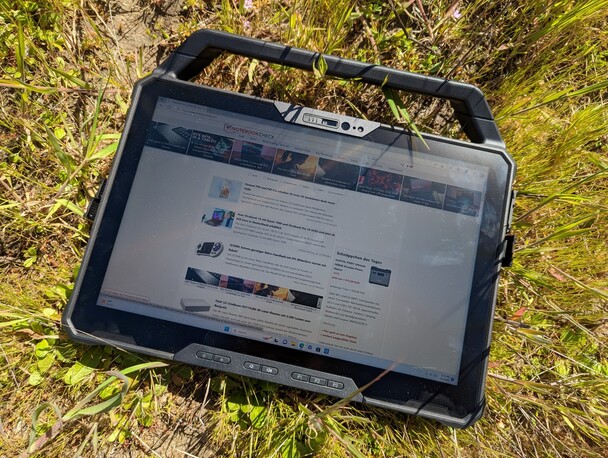 Dell's Latitude 7230 Rugged Extreme tablet bereikt 1000+ nits voor geweldig zicht buiten (bron: Notebookcheck)