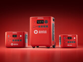 De Jackery HomePower 2000 Plus v2 Red Cross Edition, de Jackery HomePower 3600 Plus Red Cross Edition en de Jackery HomePower 1000 Plus v2 Red Cross Edition (van links naar rechts)