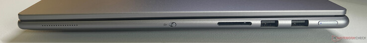 Rechts: SD-kaartlezer, 2x USB 3.1 Gen1 Type-A