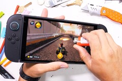 Afgezien van het gemakkelijk te krassen display, lijkt de Nintendo Switch 2 goed gebouwd te zijn (Afb. bron: JerryRigEverything)