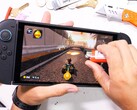 Afgezien van het gemakkelijk te krassen display, lijkt de Nintendo Switch 2 goed gebouwd te zijn (Afb. bron: JerryRigEverything)