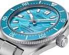 Close-up van de Seiko Prospex 1965 Heritage Diver met zijn blauwe wijzerplaat, datumweergave, lichtgevende wijzers en indexen, en roestvrijstalen kast.