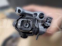 De DJI Mini 5 Pro van dichtbij met zijn 24 mm en f/1.8 camera. (Afbeeldingsbron: via DroneXL & Jasper Ellens)