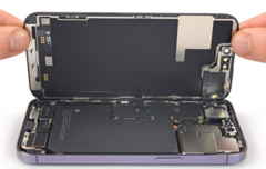 De interne onderdelen van de iPhone 14 Pro, inclusief batterij. (Bron: iFixit)