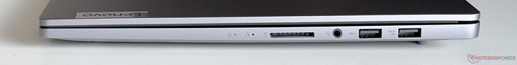 Rechts: SD-kaartlezer, 3,5-mm audio, USB-A 3.2 Gen 1 (5 Gbit/s), USB-A 3.2 Gen 1 (5 Gbit/s, voeding)