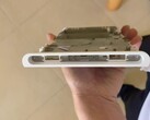 Het vermeende frame van een geruchtmakend Nintendo Switch 2 OLED-prototype (afbeelding) heeft sommige hoopvolle gamers doen geloven dat er al aan een Nintendo Switch 2 OLED wordt gewerkt. (Afbeeldingsbron: Gazlog)