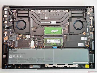 De koeleenheid van de ThinkPad P16v Gen 3 kan 80 Watt aan. (bron: Notebookcheck)
