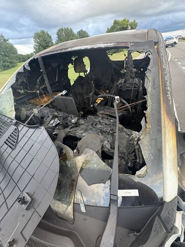 Vooraanzicht van de Mustang Mach E na de brand (Foto: Chase Roberts)