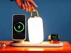 De DailyObjects oplader kan ook een draagbare lamp opladen.