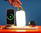 De DailyObjects oplader kan ook een draagbare lamp opladen.
