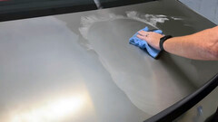 De 'roest' van Cybertruck kan worden weggeveegd (afbeelding: Bearded Tesla/YT)