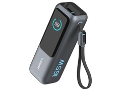 De Anker 'Zolo Power Bank 25K 165W met intrekbare en ingebouwde USB-C-kabels', naast één USB-C- en één USB-A-poort. (Afbeeldingsbron: u/joshuadwx via r/Anker subreddit)