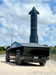 Cybertruck naast een SpaceX Starship-raket. (Afbeeldingsbron: NikolaBrussels/X)