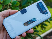 ASUS' 'Ultimate' smartphone krijgt dit keer mogelijk tot 24 GB RAM, ROG Phone 7 Ultimate afgebeeld. (Afbeeldingsbron: Notebookcheck)