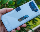 ASUS' 'Ultimate' smartphone krijgt dit keer mogelijk tot 24 GB RAM, ROG Phone 7 Ultimate afgebeeld. (Afbeeldingsbron: Notebookcheck)