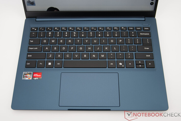 De invoerapparaten op de Chuwi CoreBook Air