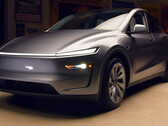 Model Y Juniper wordt geleverd met adaptieve matrixkoplampen (Afbeelding bron: Jay Leno/YT)