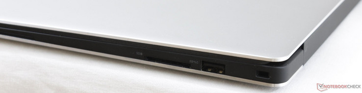 Rechterkant: SD kaartlezer, USB 3.0, Noble Lock