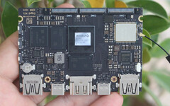 De Khadas Edge2 maakt gebruik van de Rockchip RK3588S chipset op een 82 x 57,5 x 5,7 mm printplaat. (Beeldbron: CNX Software)