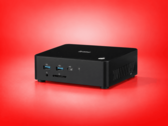iiyama mini-pc met USB-poorten aan de voorkant, een USB-C-poort, een SD-kaartlezer en ventilatie aan de zijkant.