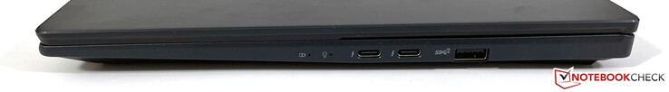Rechts: 2x Thunderbolt 4 (USB-C 4.0, DisplayPort ALT modus 1.4a, Power Delivery), USB-A 3.2 Gen. 2