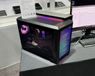 MSI's aankomende RTX 50-aangedreven MEG Vision X AI PC heeft een ingebouwd beeldscherm. (Afbeeldingsbron: Cowcotland)