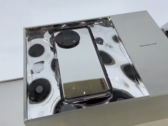OPPO's "volledig glazen" smartphone. (Bron: Creator Studio via YouTube)