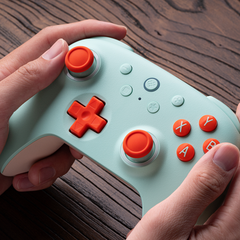 De Ultimate 2C biedt een 1000 Hz pollingfrequentie in bedrade en 2,4 GHz modi. (Afbeeldingsbron: 8BitDo)