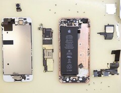 Apple iPhone SE teardown (Bron: Vrm24)