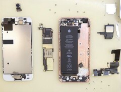 Apple iPhone SE teardown (Bron: Vrm24)