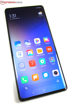 Het testen van de Xiaomi Mix 4. Test toestel geleverd door TradingShenzhen.