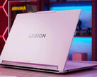 Lenovo verkoopt de Legion 7a momenteel in een stijlvolle witte afwerking.