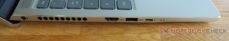 Linkerzijde: Stroomvoorziening, HDMI 2.0, USB-A 3.2 Gen 1, Thunderbolt 4 (incl. DisplayPort)