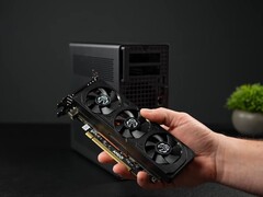 De Minisforum MS-02 Ultra Mini PC biedt ruimte aan GPU's met een laag profiel.